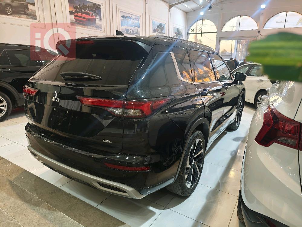 ميتسوبيشي اوتلاندر